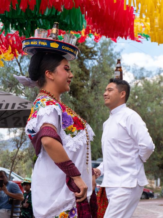 Baile mexicano en patio